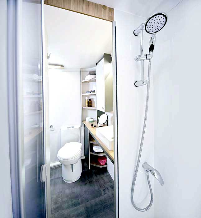Discovery - Shower Cubicle